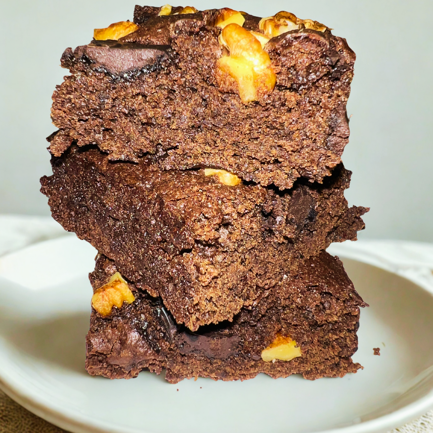 Walnut fudge brownies